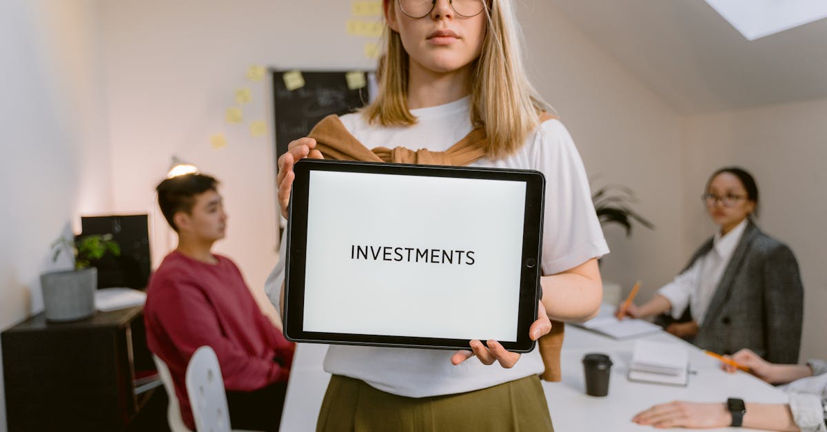 利用社会网络传达品牌理念，构建营销渠道